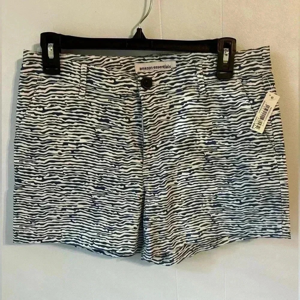 Amazon Essentials Womens Navy White Wavy Stripe Chino Shorts Size 8 NWT